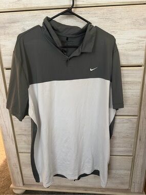 Nike Men’s Gray & White Colorblock Golf Polo